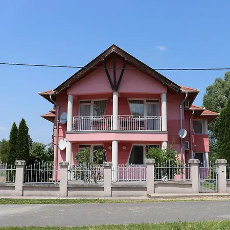 Apartment Liget Apartmanhaz