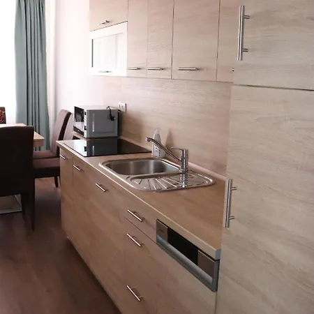 Liget Apartmanhaz Kehidakustany