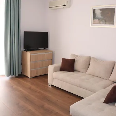 Liget Apartmanhaz ケヒダクスタニー