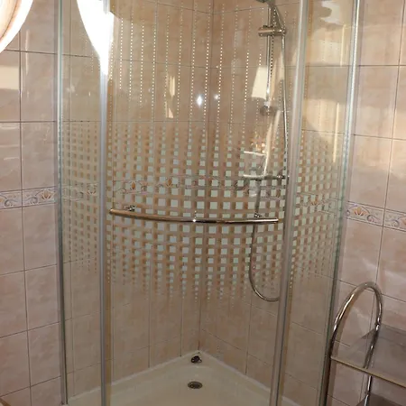 Liget Apartmanhaz Apartment Kehidakustany