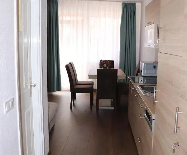Lägenhet Liget Apartmanhaz Kehidakustány