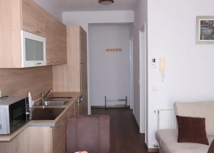 Lägenhet Liget Apartmanhaz Kehidakustány